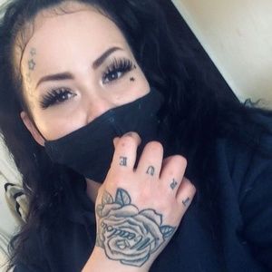 Meet your Posher, Danielle